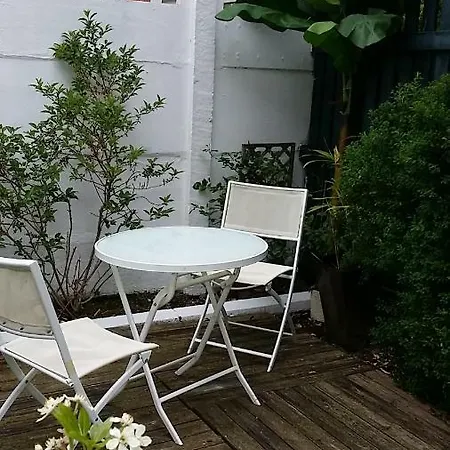 Apartment Studio Avec Terrasse Arboree-hyper Centre *
