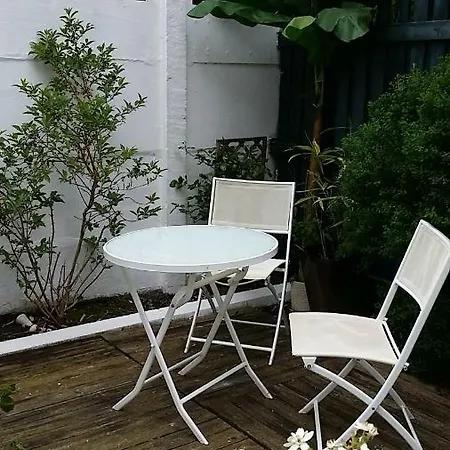 Apartment Studio Avec Terrasse Arboree-hyper Centre