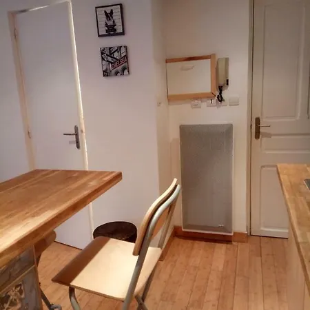 Apartment Studio Avec Terrasse Arboree-hyper Centre *